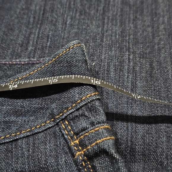 Tommy Hilfiger Boyfriend Mid‑Rise Easy Fit Bootcut Jeans w/ Stretch Blue Wash 4 - Picture 13 of 15